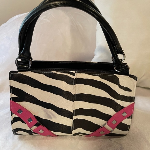 Miche Sachel - Picture 2 of 6